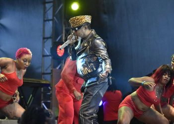 Koffi Olomidé jugé en appel pour agressions sexuelles sur quatre de ses danseuses