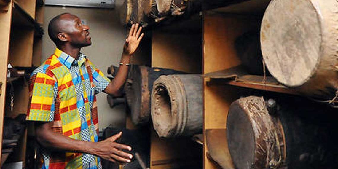 CI: la restitution par la France du tambour Ebrié