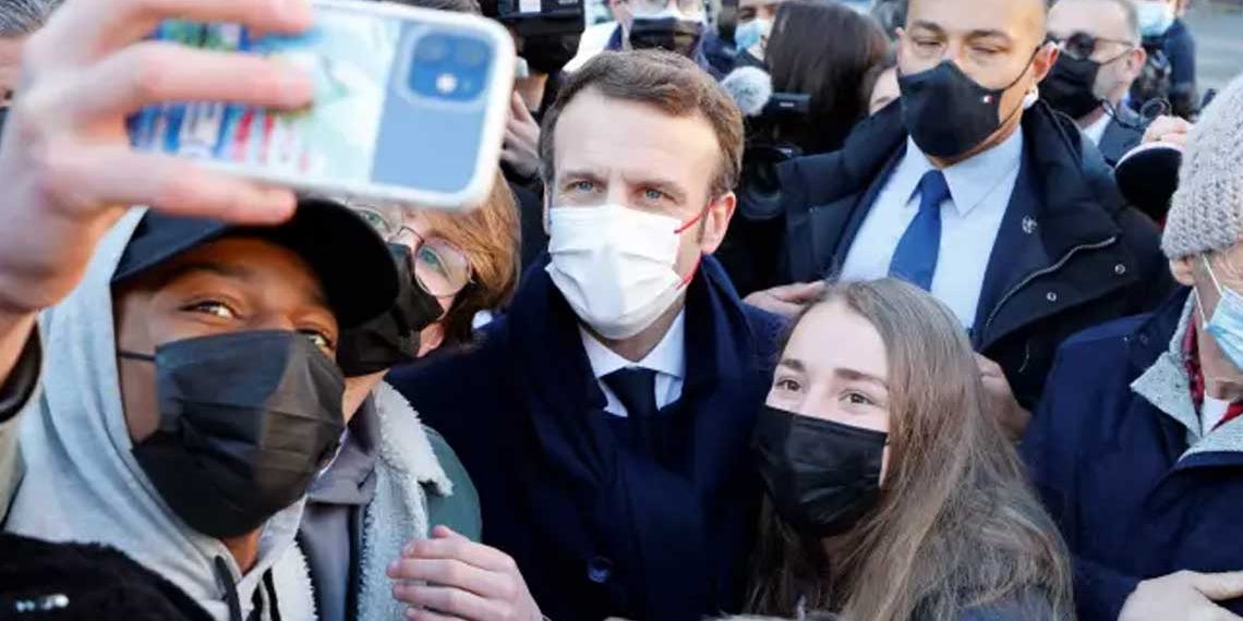 France / Emmanuel Macron, un futur candidat à la recherche du temps