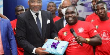 CEREMONIE D’HOMMAGE DES ÉTUDIANTS AU DR BOGA 