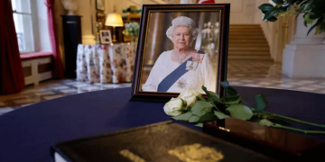 Elizabeth II laisse une mystérieuse lettre derrière elle, à n&rsquo;ouvrir qu&rsquo;en… 2085