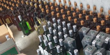 Lutte contre la contrebande : une importante quantité de bouteilles d’alcool frelaté saisie à Anyama