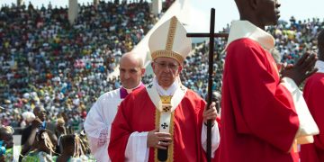Le pape accueilli dans la liesse par les jeunes Congolais à Kinshasa