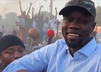 Sénégal: l’opposant Ousmane Sonko annonce son retour à Dakar à travers une “caravane de la liberté“ qui va partir de Ziguinchor pour rallier la capitale