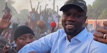 Sénégal: l’opposant Ousmane Sonko annonce son retour à Dakar à travers une “caravane de la liberté“ qui va partir de Ziguinchor pour rallier la capitale