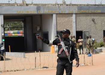 Escroquerie à l’AGEF »: l’ex-DG et l’ex-responsable financier condamnés à 35 mois de prison ferme et à 8 milliards FCFA d’amende