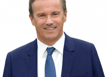 Le député français Nicolas Dupont-Aignnan prend la défense du CFA