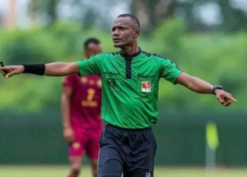 Côte d’Ivoire : Un arbitre central sévèrement sanctionné par la FIF, les raisons