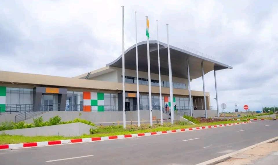 Affaire ILS-aéroport de Korhogo  : Tout, sur la procédure et règle en matière de Marchés publics, pourquoi la Côte d’Ivoire n’est pas une République bananière