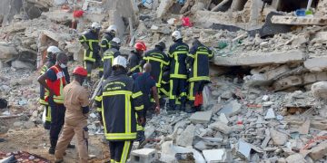 Drame: effondrement d&rsquo;un immeuble R+2 à Cocody-Riviera-Palmeraie, les opérations de secours en cours (Pompiers)