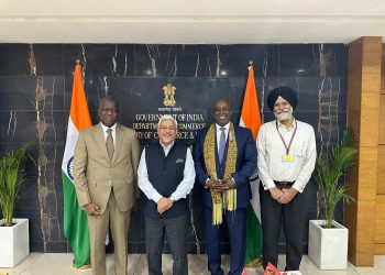 New Delhi : le Représentant Permanent de la Côte d’Ivoire reçu en audience par le Secrétaire d’Etat au Commerce et à l’Industrie de l’Inde