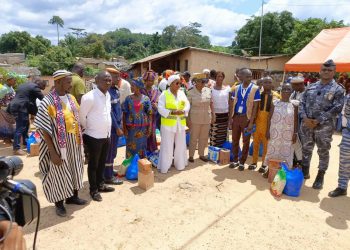Duékoué : Des kits alimentaires offerts à 44 familles victimes des inondations par l’ONG Conscience Propre