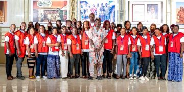 Record Guiness : Un styliste Ivoirien sort dans dos encore