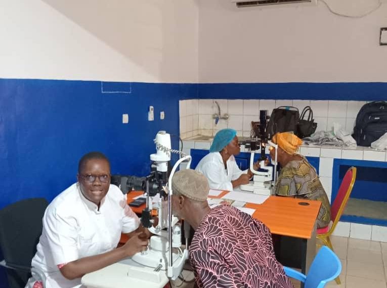 BOUAKE: 5000 malades d’hernie et de cataracte soulagés par le Maire Amadou KONÉ.