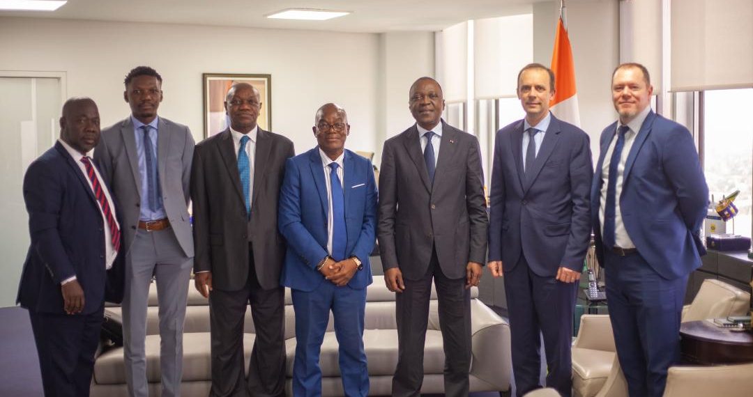 Audience du ministre des Transports avec la délégation du projet FLYING WHALES LCA60T Côte d’Ivoire