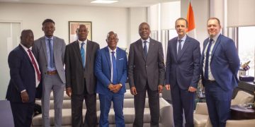 Audience du ministre des Transports avec la délégation du projet FLYING WHALES LCA60T Côte d’Ivoire