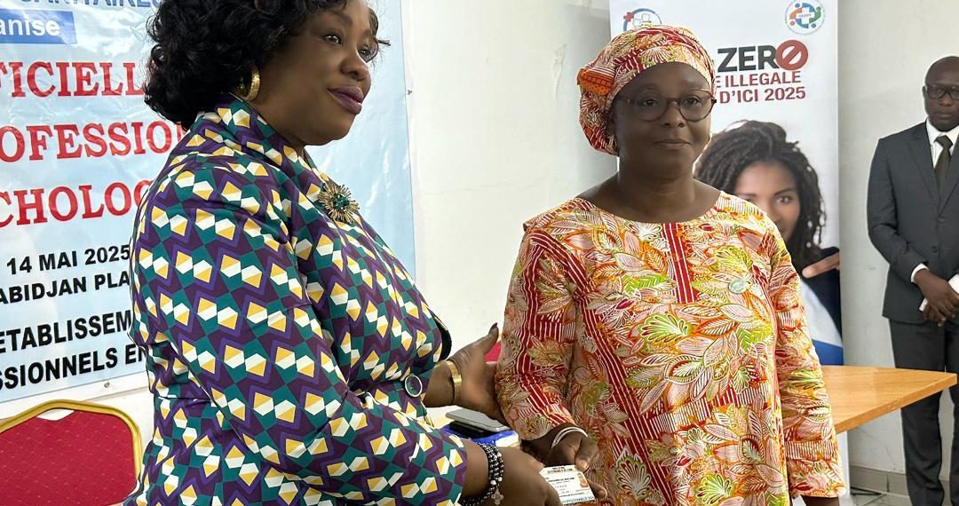 Côte d’Ivoire Distribution des cartes de psychologues, un pas de géant de la DEPPS pour assainir le secteur privé de la santé