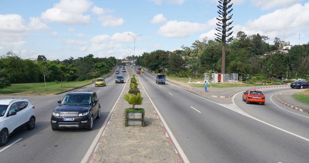 « Je ne connais pas Giscard d’Estaing »: Abidjan débaptise des axes routiers aux noms français