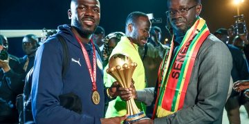 Célébration des ’’Lions’’ au Palais : les champions d’Afrique reçoivent 75 millions de FCfa et un terrain chacun