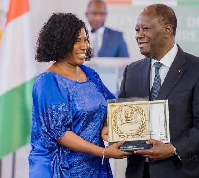 Remise officielle des clés de 50 logements sociaux à des femmes de la diaspora ivoirienne en France.