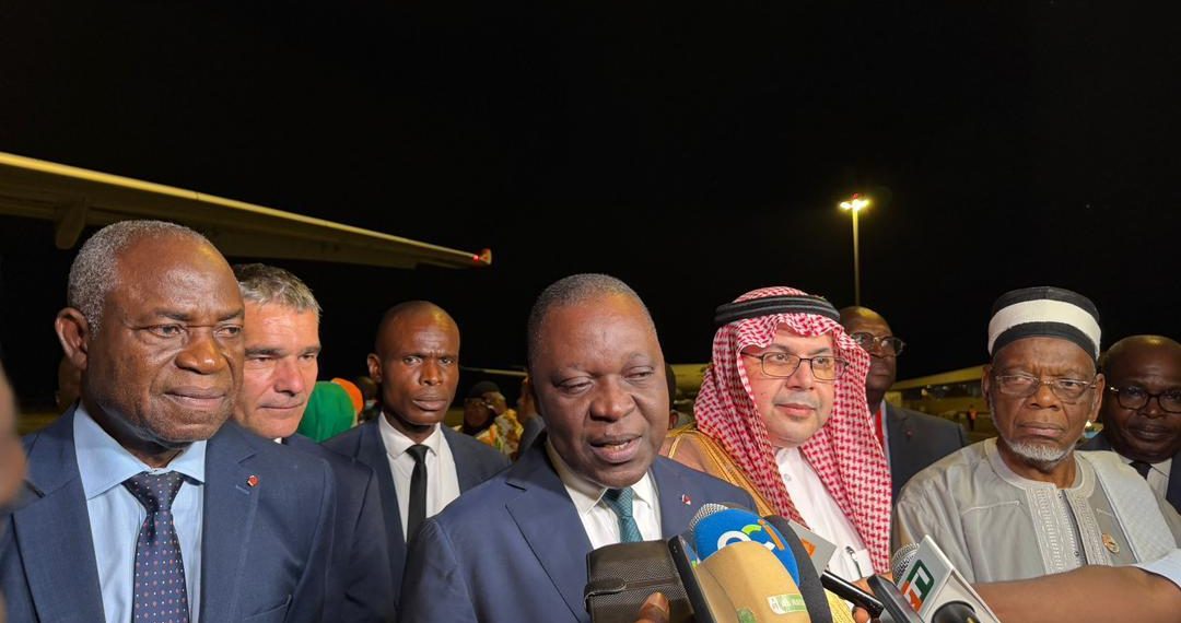 Hadj 2026 : la Côte d’Ivoire lance le premier vol de ses pèlerins dans la ferveur et l’excellence organisationnelle